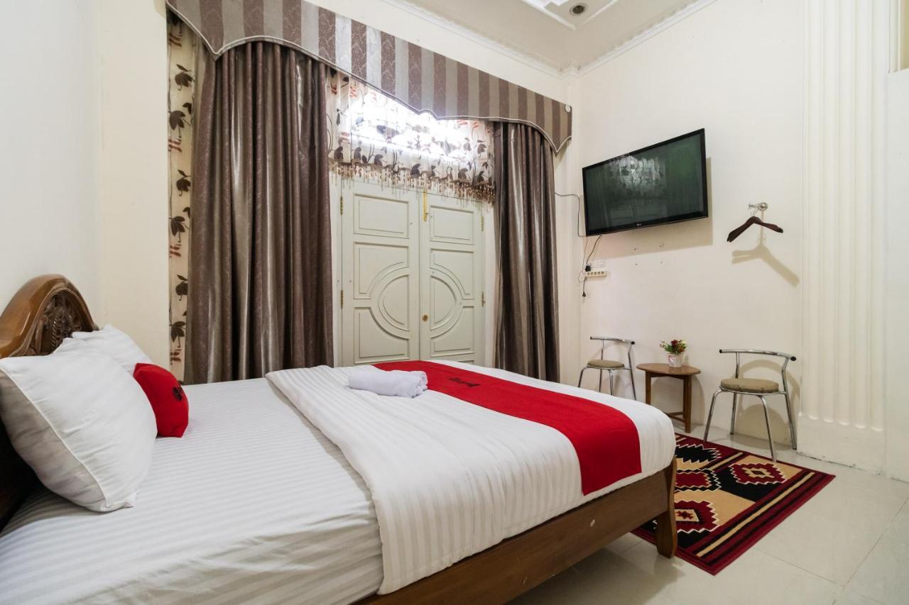 فندق Reddoorz Syariah Near Pasar Aur Kuning بوغيتّينغي المظهر الخارجي الصورة